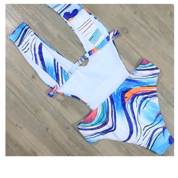 🎁The ARUZA Monokini - Picture 2 of 5